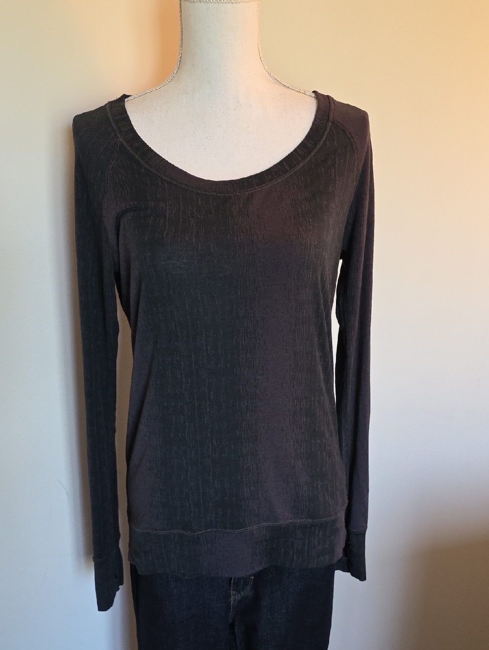lululemon athletica Heathered BLACK W/ Maroon Scoop Neck Long Sleeve